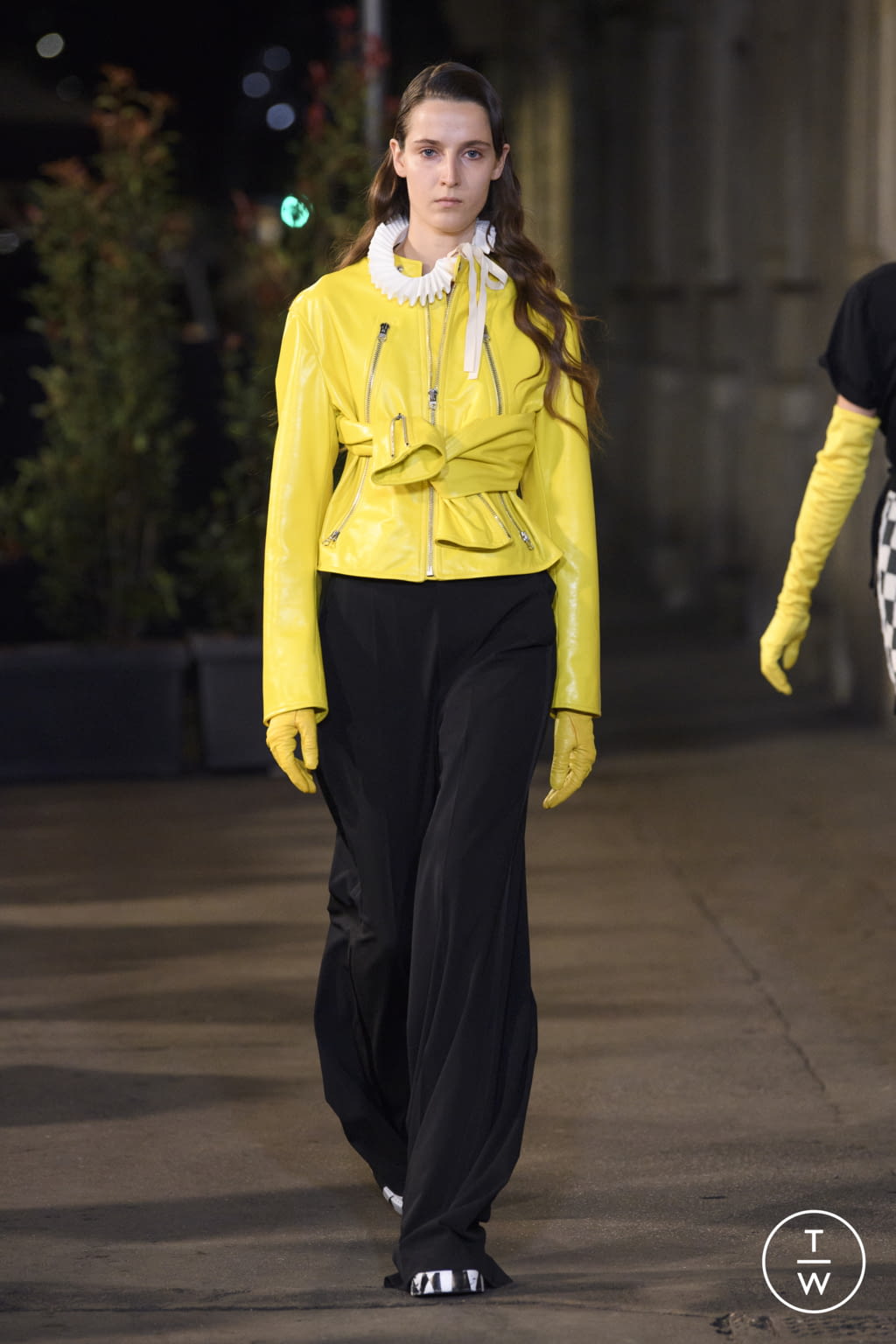 Fashion Week Milan Spring/Summer 2022 look 21 from the MM6 collection womenswear