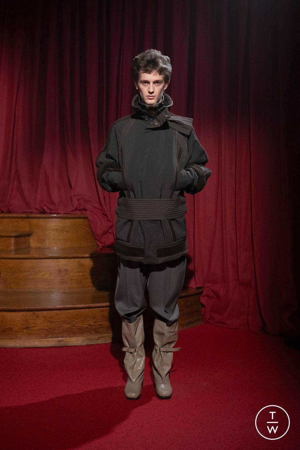 Fashion Week Paris Fall/Winter 2026 look 24 from the Magliano collection menswear