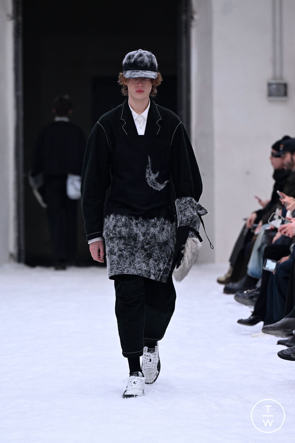 Fashion Week Florence - Pitti Fall/Winter 2026 look 25 de la collection Shinyakozuka menswear
