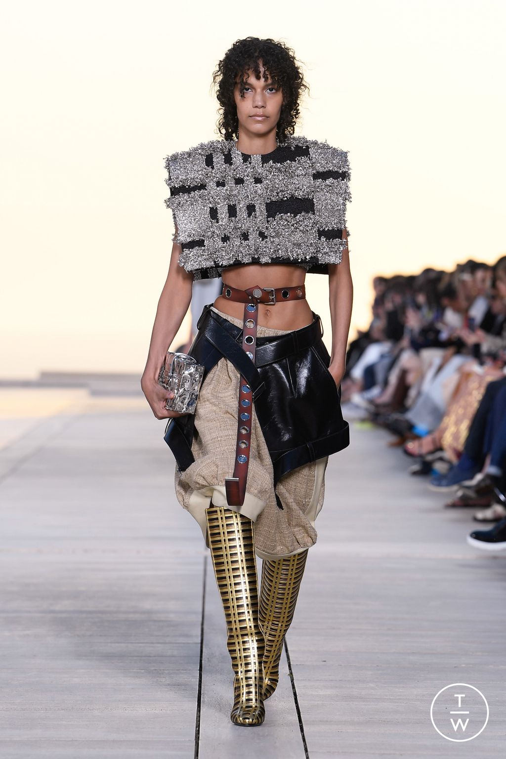 Fashion Week Paris Resort 2023 look 27 from the Louis Vuitton collection 女装
