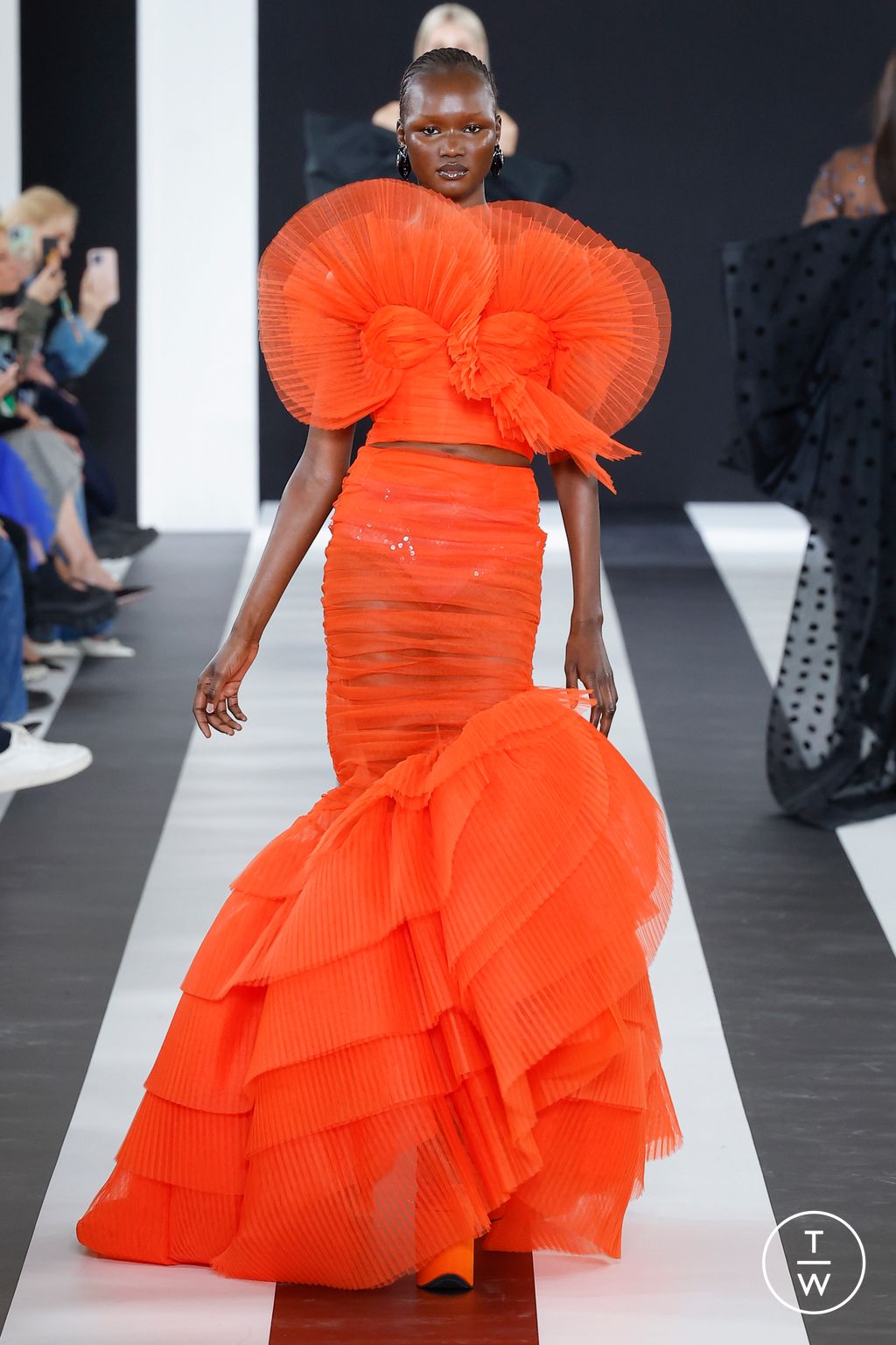 Fashion Week Paris Fall/Winter 2023 look 3 de la collection Nina Ricci womenswear