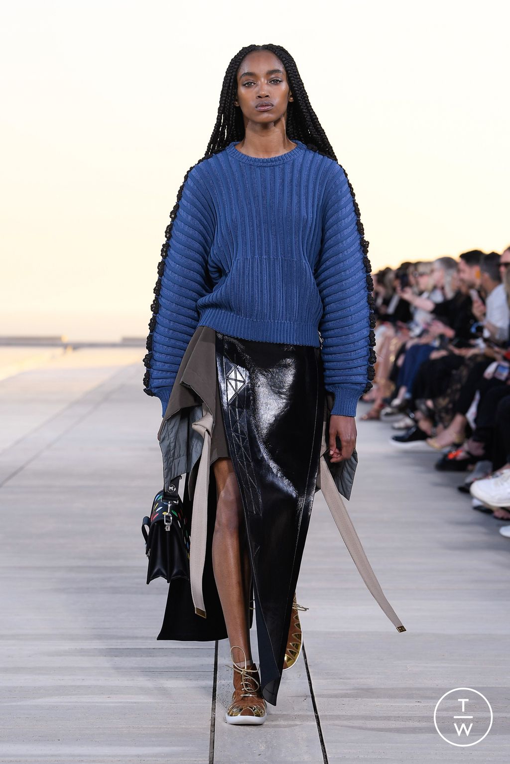 Fashion Week Paris Resort 2023 look 30 from the Louis Vuitton collection 女装