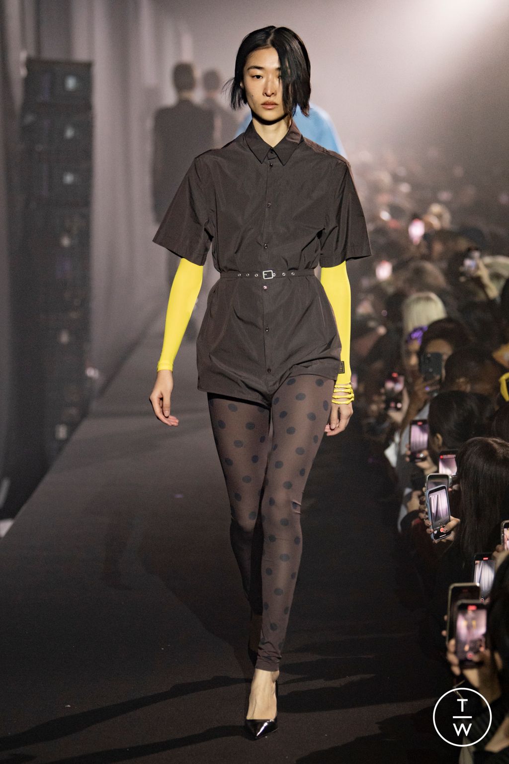 Fashion Week London Spring/Summer 2023 look 33 from the Raf Simons collection 女装