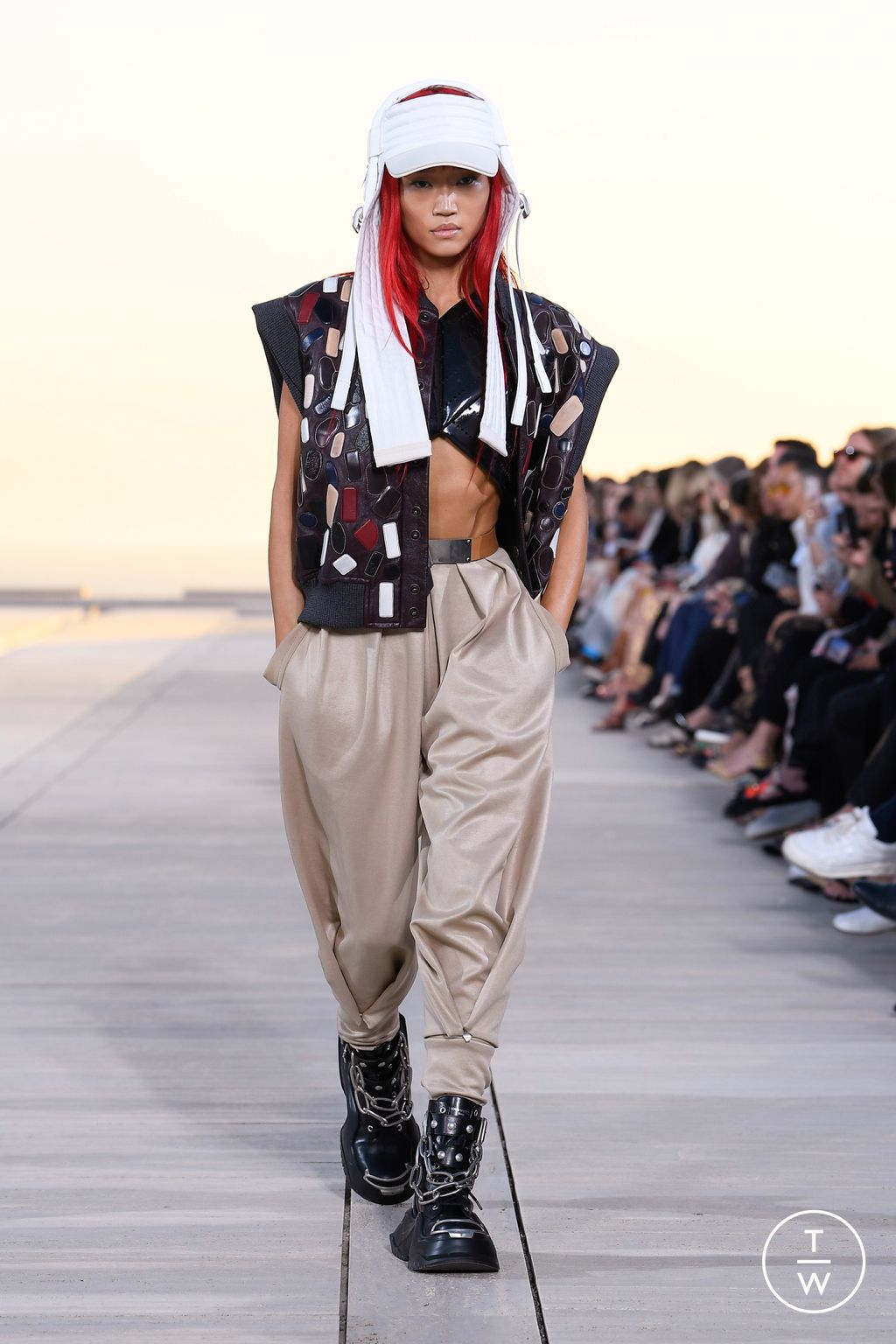 Fashion Week Paris Resort 2023 look 39 from the Louis Vuitton collection womenswear