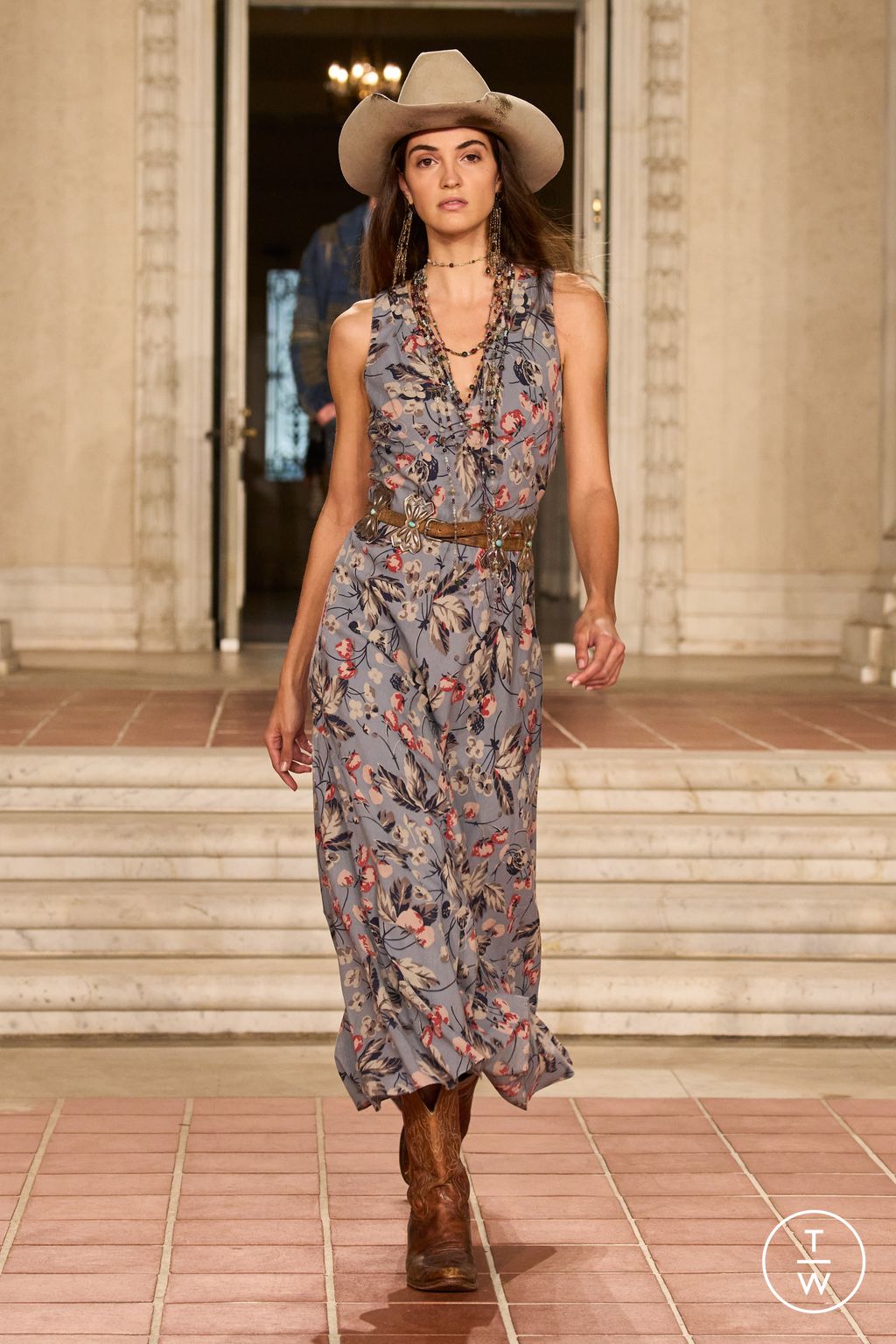 Fashion Week New York Spring/Summer 2023 look 4 from the Ralph Lauren collection 女装