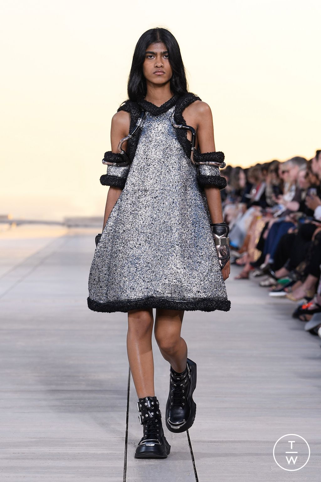 Fashion Week Paris Resort 2023 look 40 from the Louis Vuitton collection 女装
