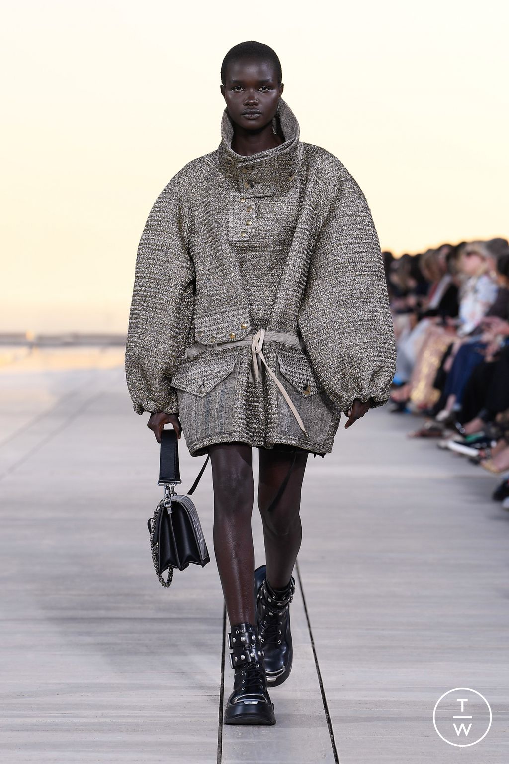Fashion Week Paris Resort 2023 look 41 from the Louis Vuitton collection womenswear