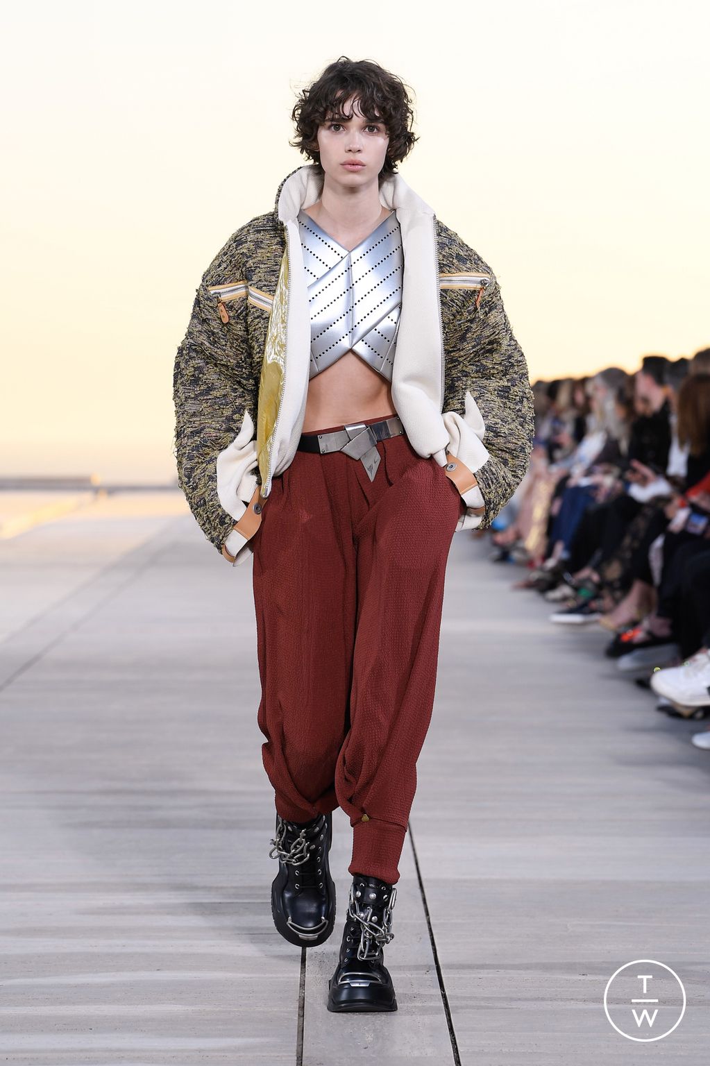 Fashion Week Paris Resort 2023 look 44 from the Louis Vuitton collection womenswear