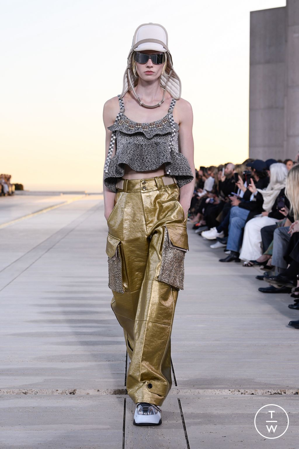 Fashion Week Paris Resort 2023 look 46 from the Louis Vuitton collection womenswear