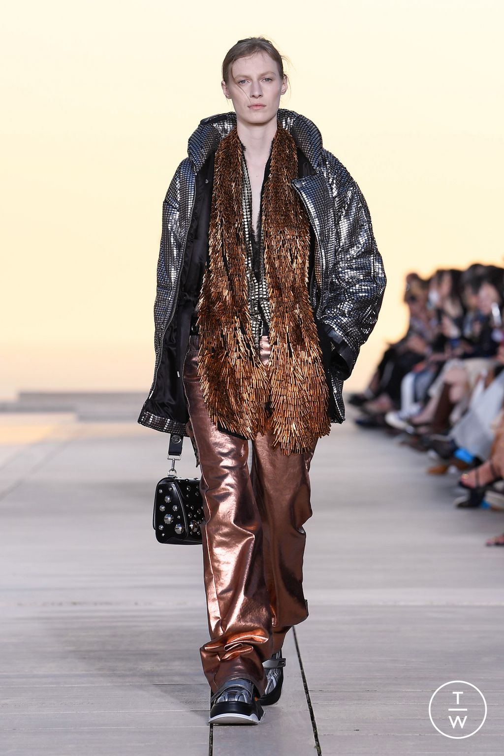 Fashion Week Paris Resort 2023 look 53 from the Louis Vuitton collection womenswear