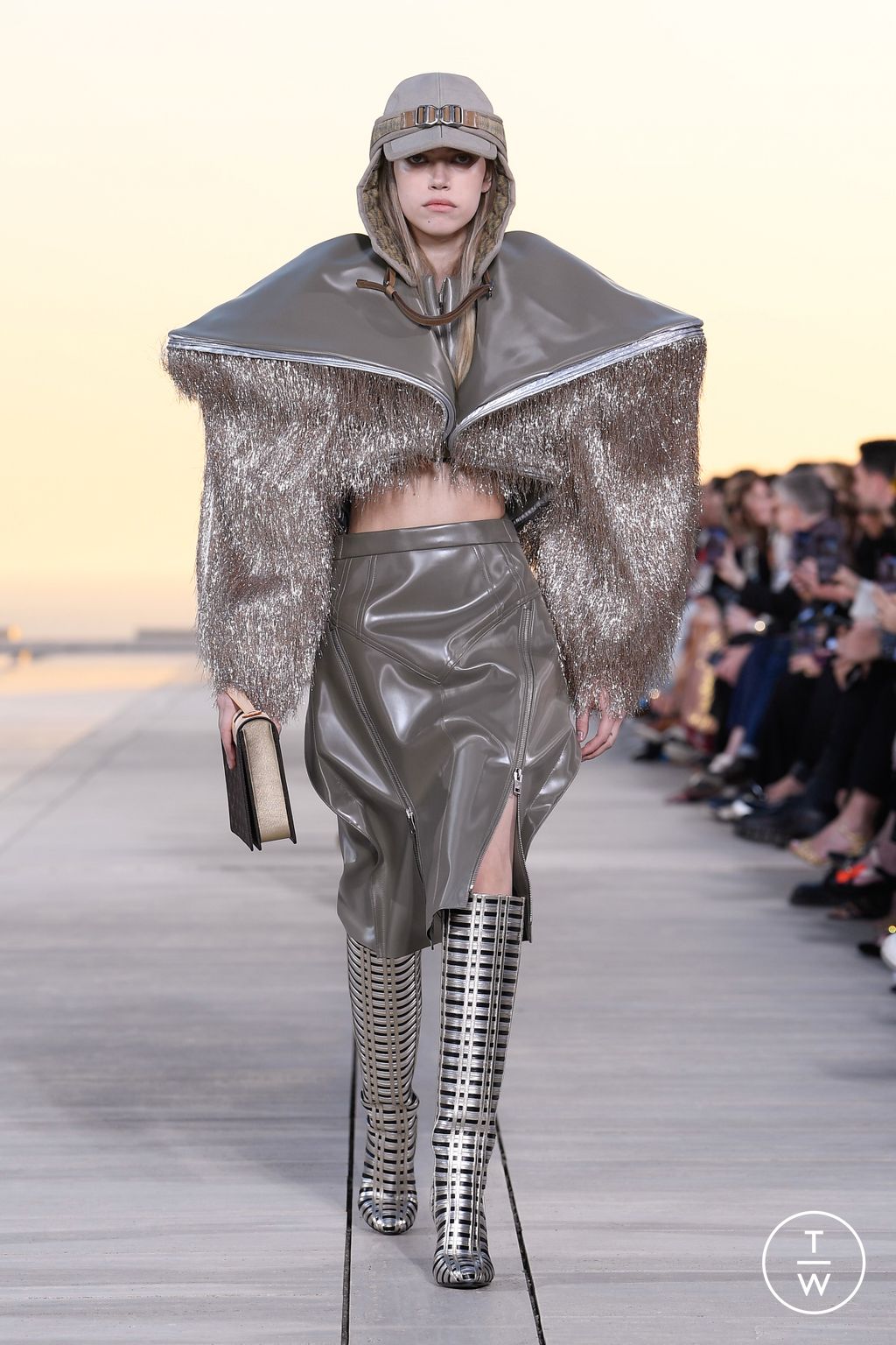 Fashion Week Paris Resort 2023 look 54 from the Louis Vuitton collection womenswear