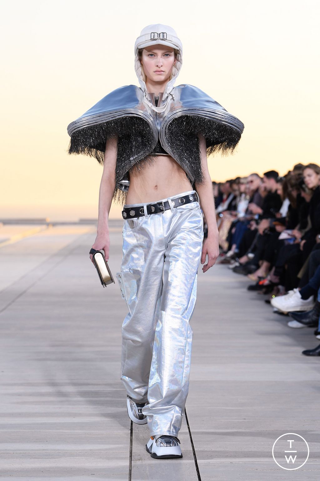 Fashion Week Paris Resort 2023 look 56 from the Louis Vuitton collection 女装