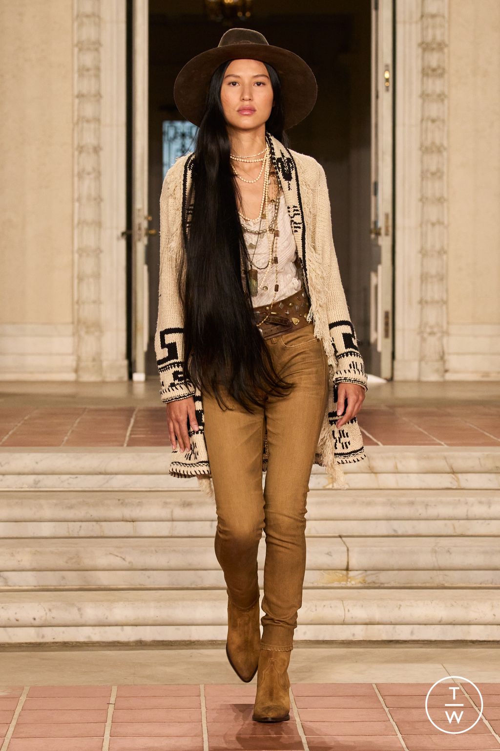 Fashion Week New York Spring/Summer 2023 look 6 from the Ralph Lauren collection 女装