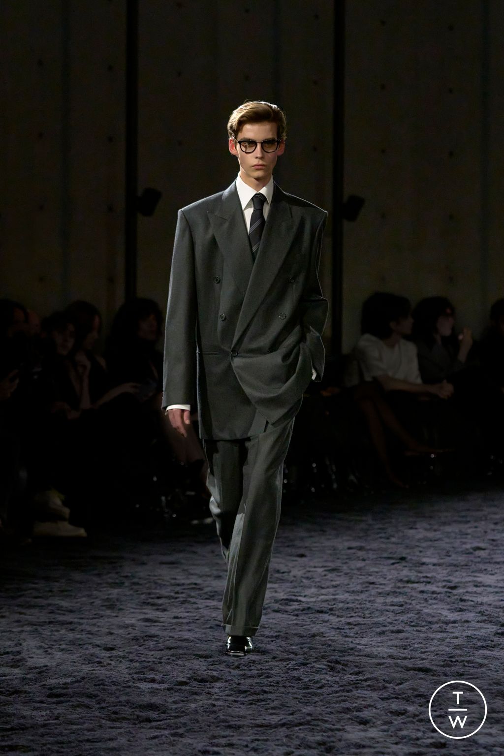 Fashion Week Paris Fall/Winter 2024 look 1 from the Saint Laurent collection menswear