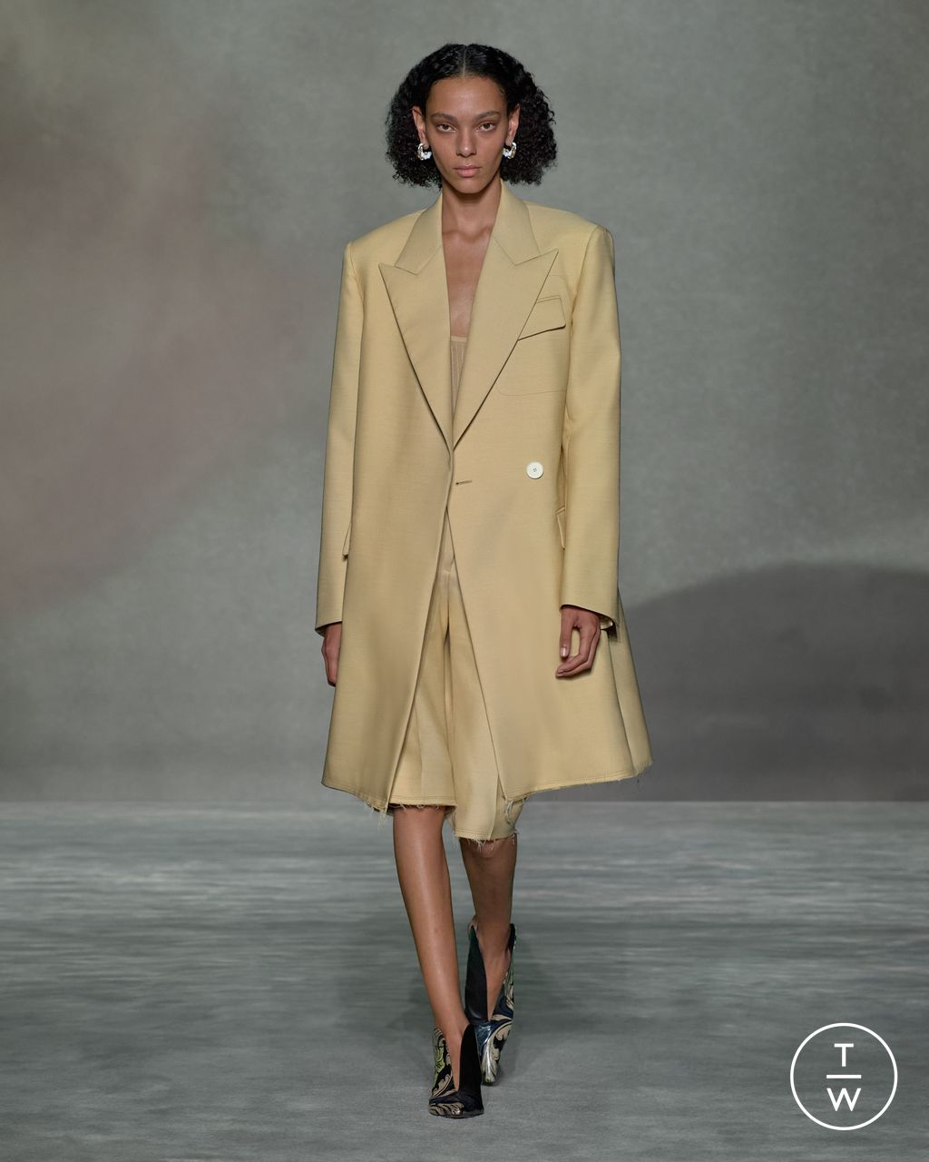 Fashion Week Paris Spring/Summer 2023 look 1 from the Lanvin collection womenswear