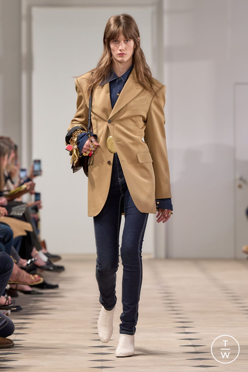 Fashion Week Paris Spring/Summer 2026 look 1 from the Celine collection menswear