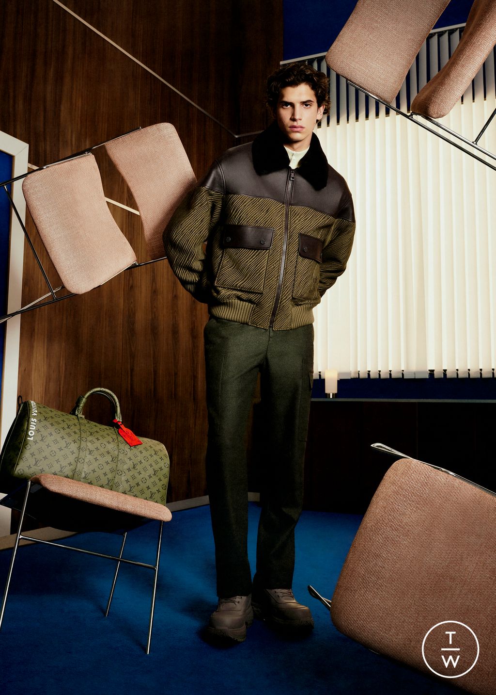 Fashion Week Paris Pre-Fall 2024 look 65 from the Louis Vuitton collection 男装