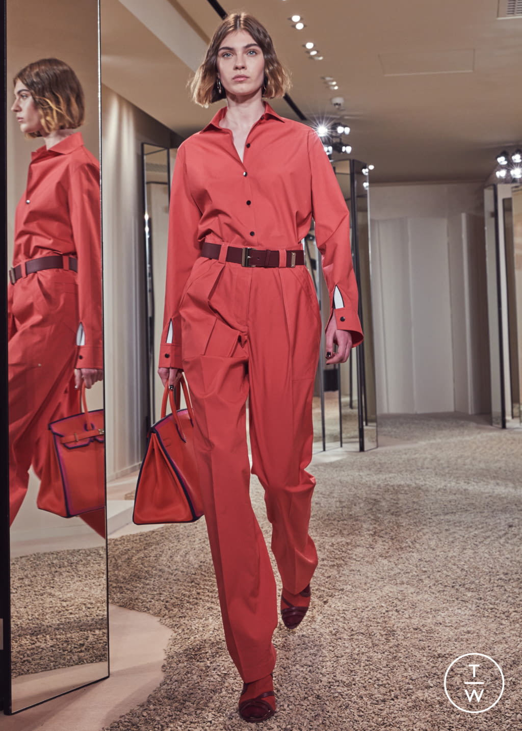 Fashion Week Paris Resort 2018 look 1 from the Hermès collection womenswear