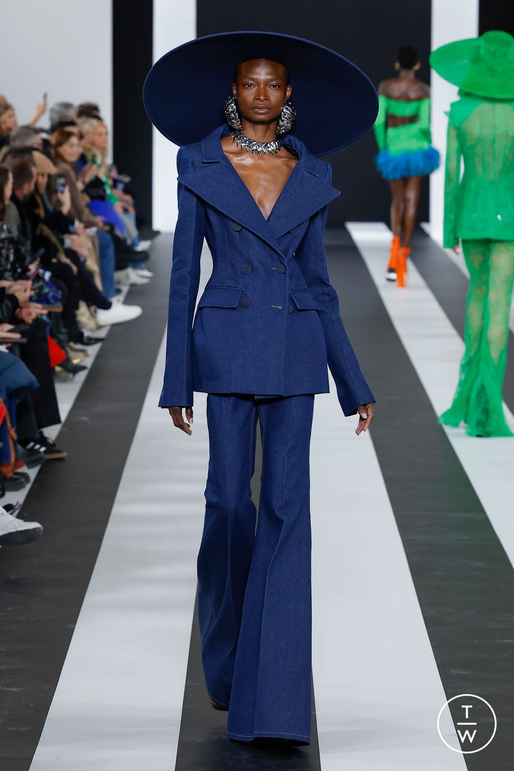 Fashion Week Paris Fall/Winter 2023 look 15 de la collection Nina Ricci womenswear