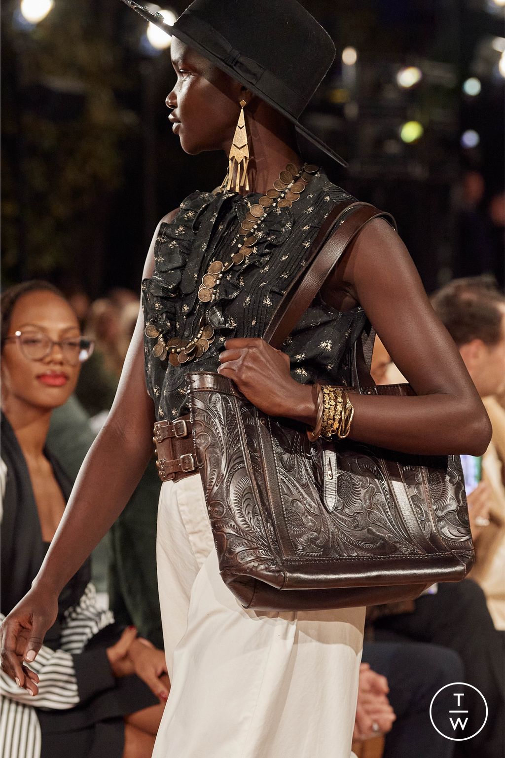 Fashion Week New York Spring/Summer 2023 look 10 de la collection Ralph Lauren womenswear accessories