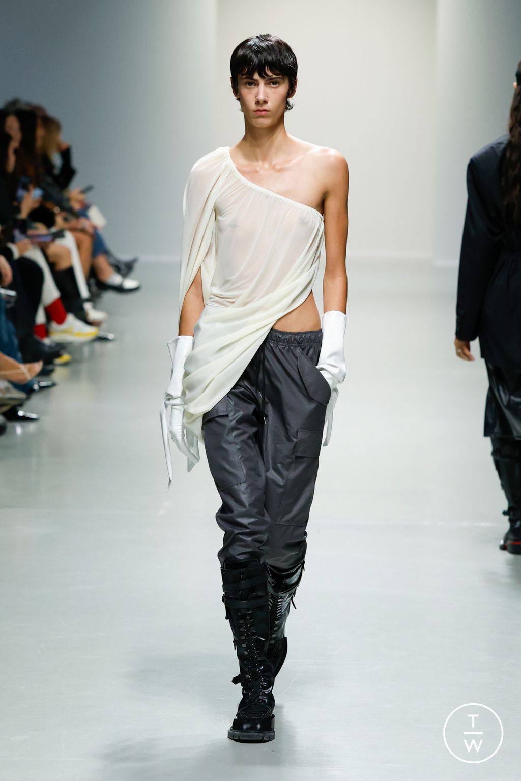 Fashion Week Paris Spring-Summer 2025 look 2 from the Atlein collection womenswear