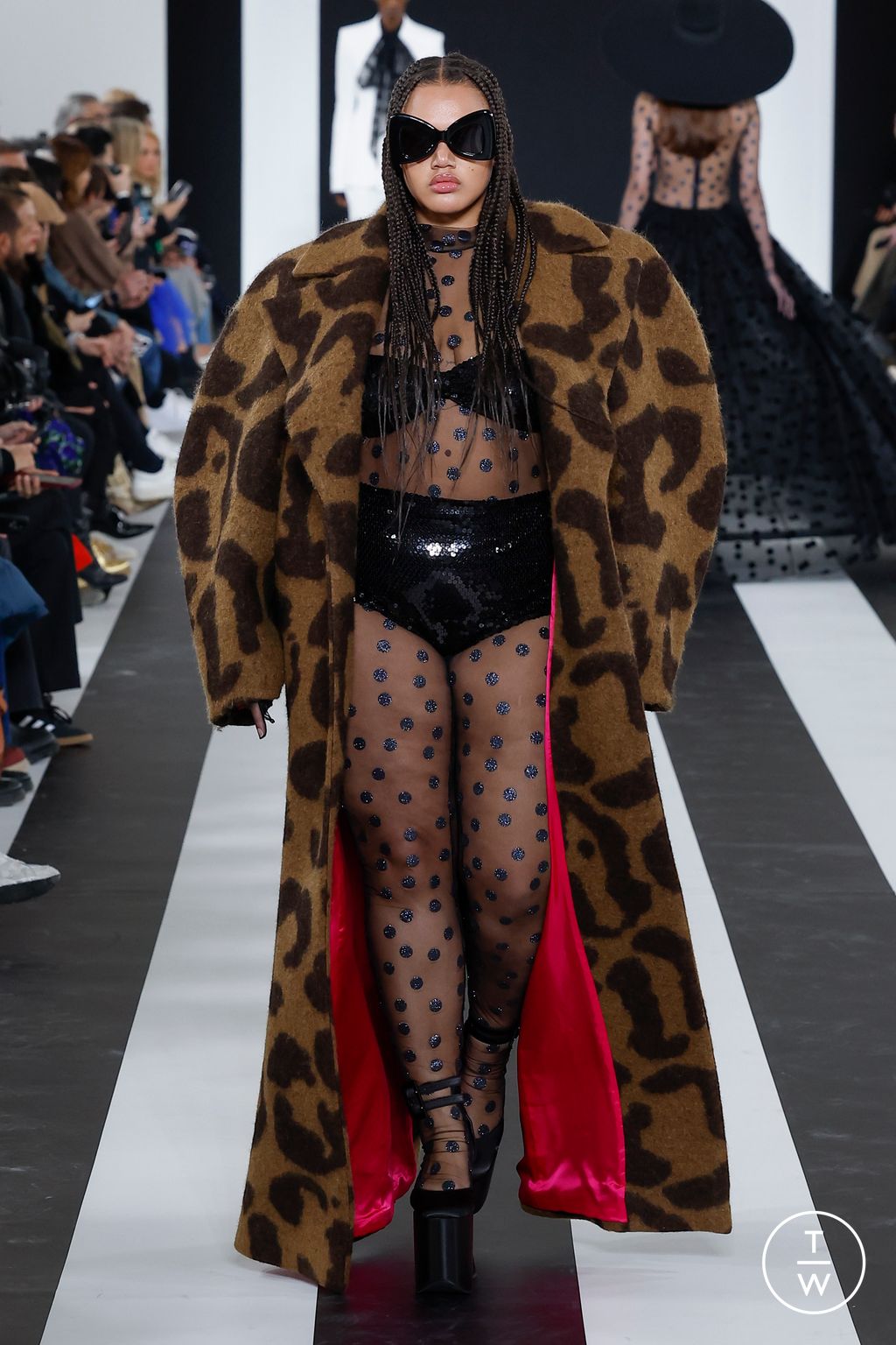 Fashion Week Paris Fall/Winter 2023 look 27 from the Nina Ricci collection womenswear