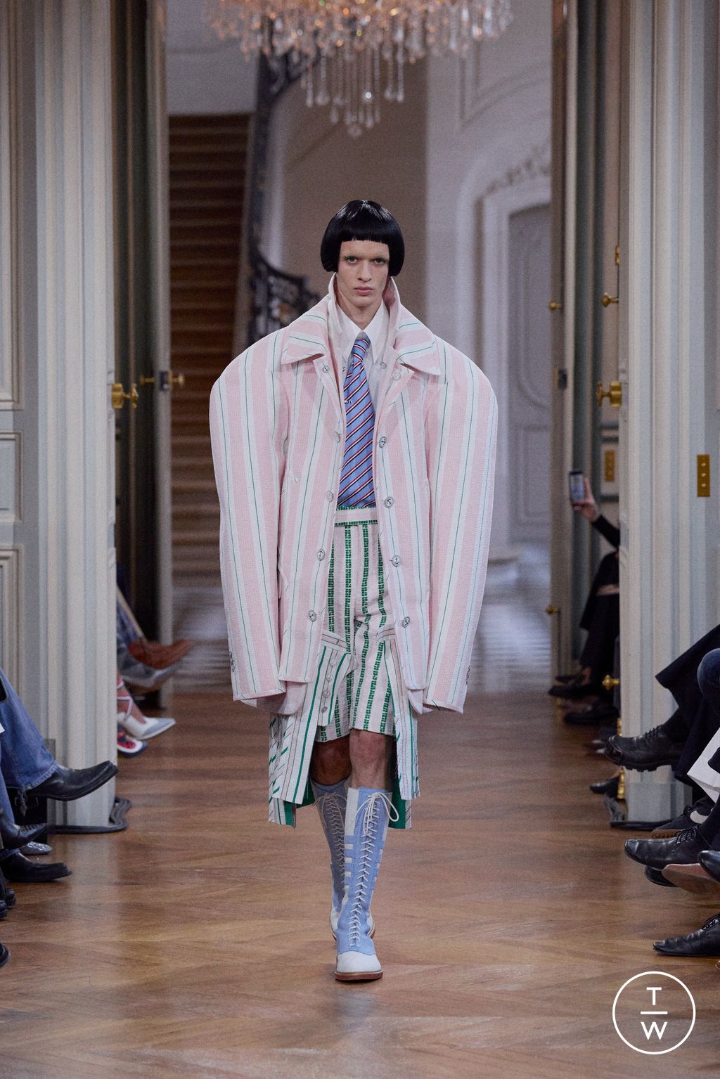 Fashion Week Paris Spring/Summer 2026 look 29 from the Thom Browne collection 女装