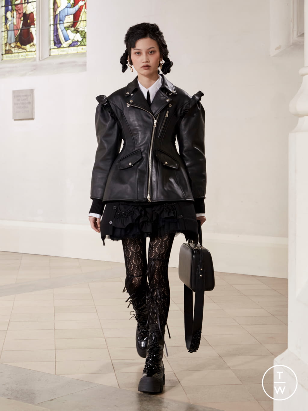 Fashion Week London Fall/Winter 2021 look 3 from the Simone Rocha collection womenswear