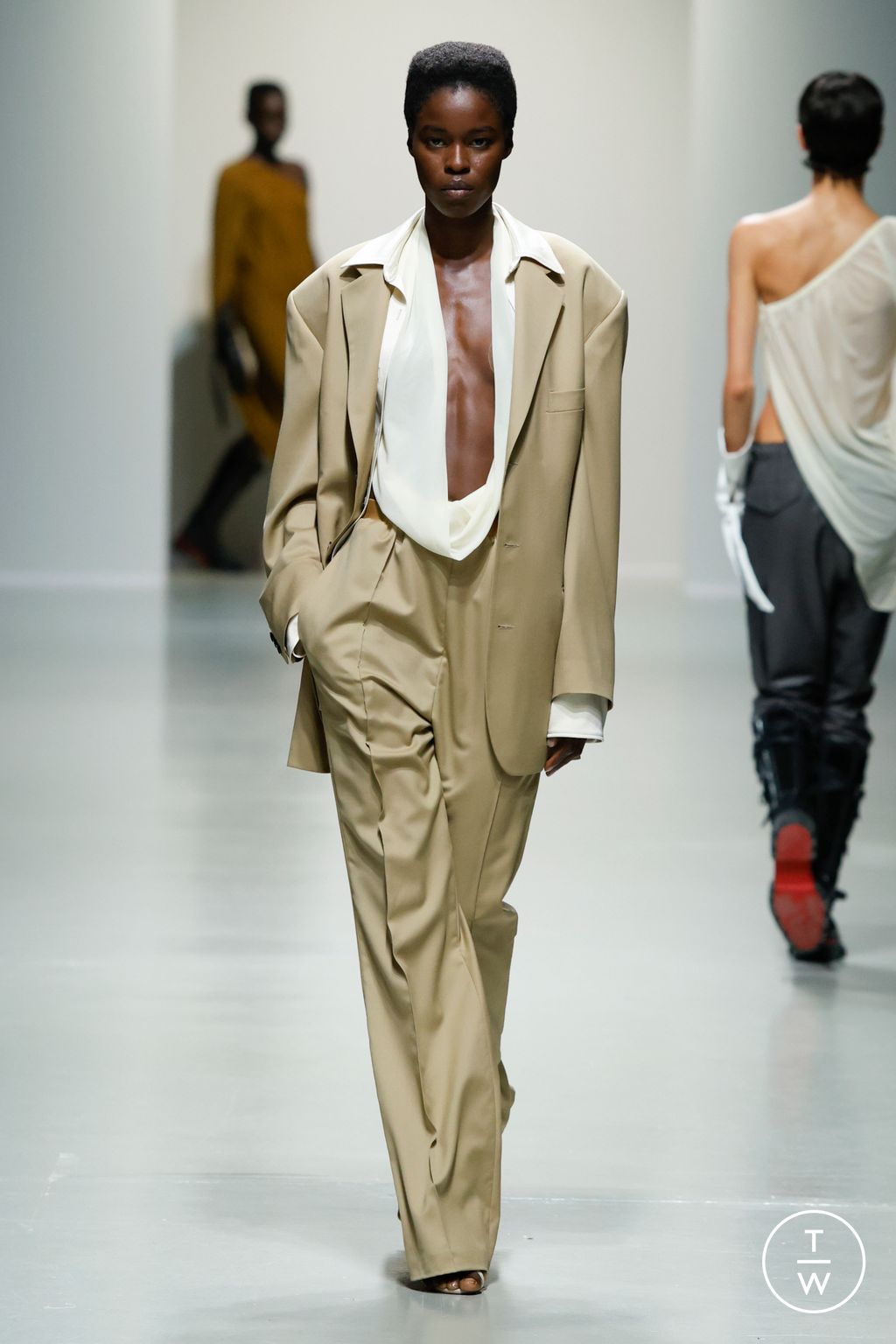 Fashion Week Paris Spring/Summer 2025 look 3 from the Atlein collection womenswear