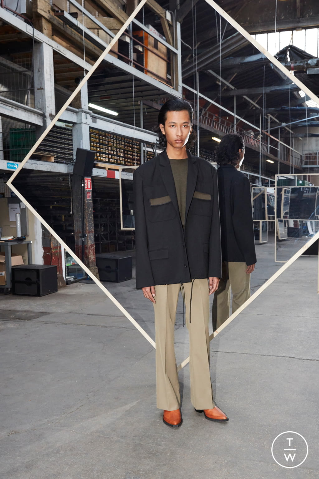 Fashion Week Paris Fall/Winter 2020 look 3 from the Maison Kitsuné collection menswear
