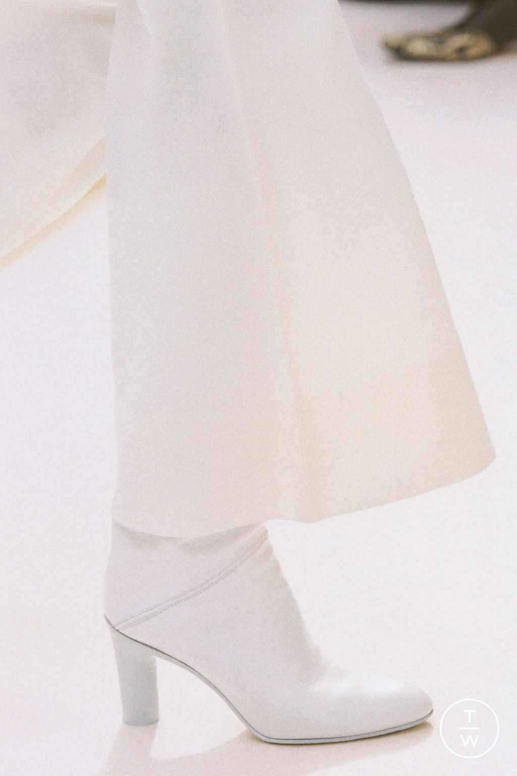 Fashion Week Paris Fall/Winter 2026 look 5 from the Celine collection womenswear accessories