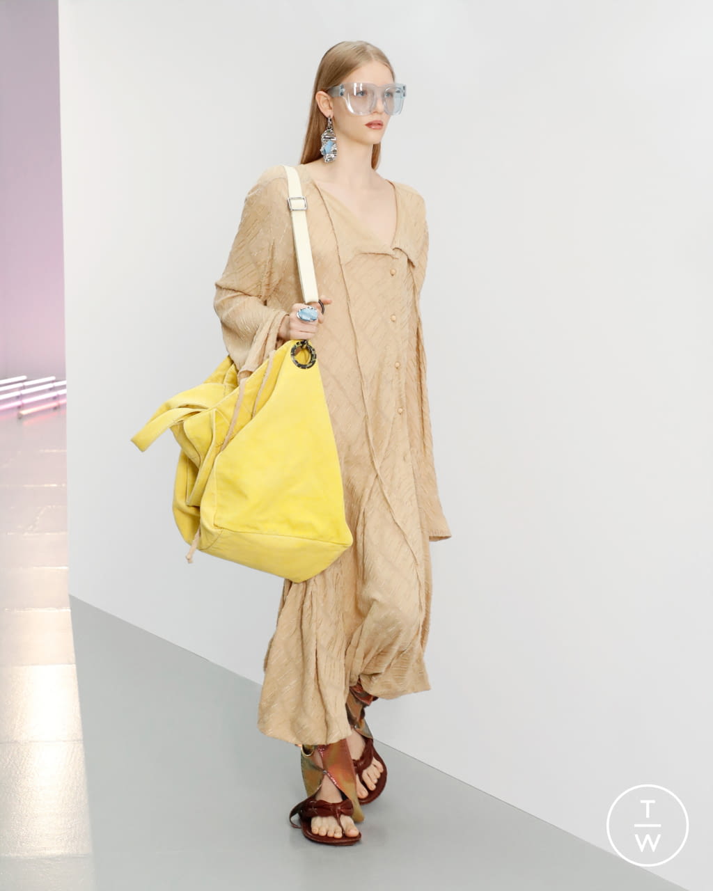Fashion Week Paris Spring/Summer 2021 look 4 from the Acne Studios collection 女装