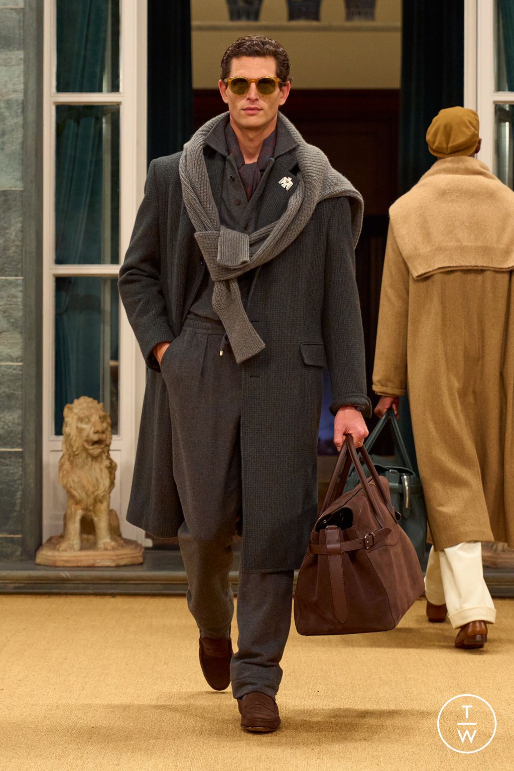 Fashion Week Milan Fall/Winter 2026 look 46 de la collection Ralph Lauren Purple Label menswear