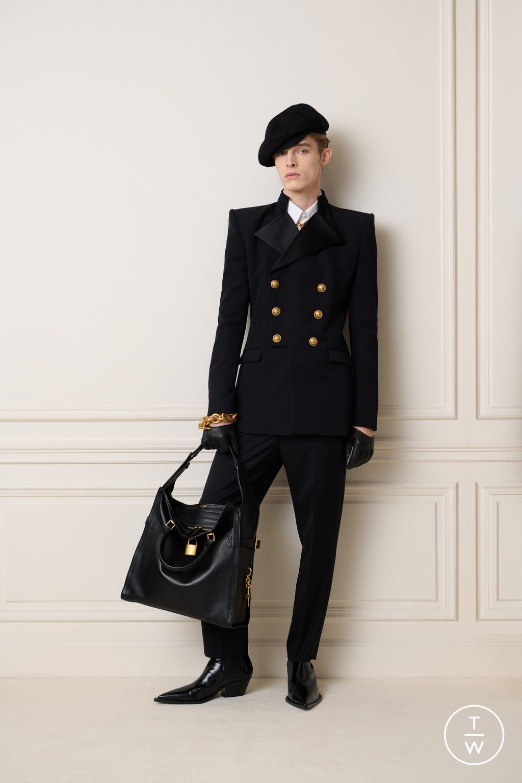 Fashion Week Paris Pre-Fall 2025 look 4 de la collection Balmain menswear