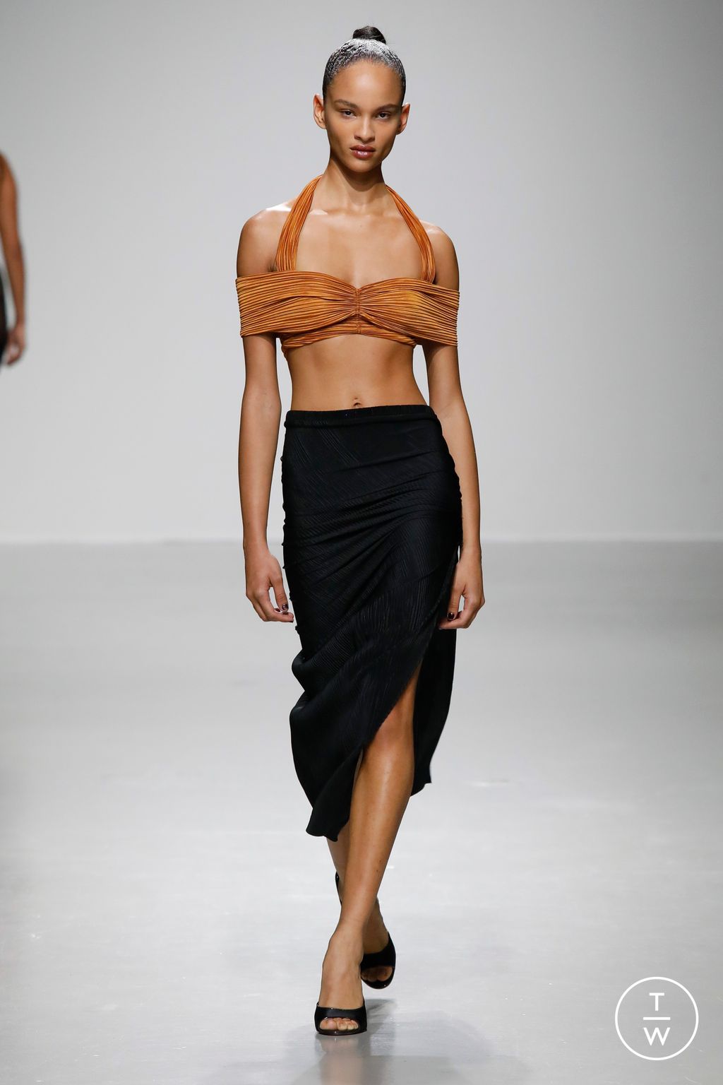 Fashion Week Paris Spring/Summer 2024 look 5 de la collection Atlein womenswear