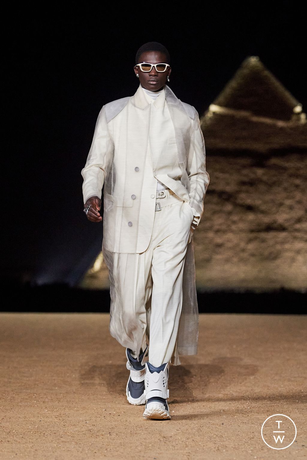 Fashion Week Paris Pre-Fall 2023 look 5 from the Dior Men collection 男装