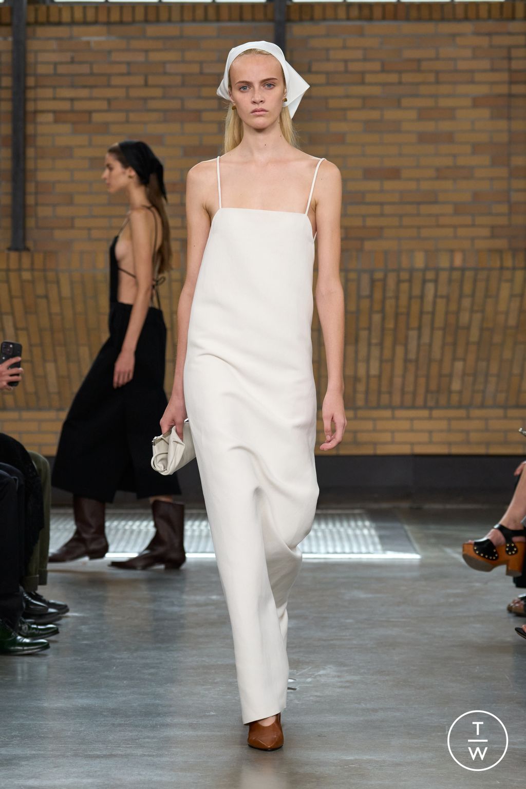 Fashion Week New York Spring/Summer 2026 look 5 from the Calvin Klein Collection collection womenswear