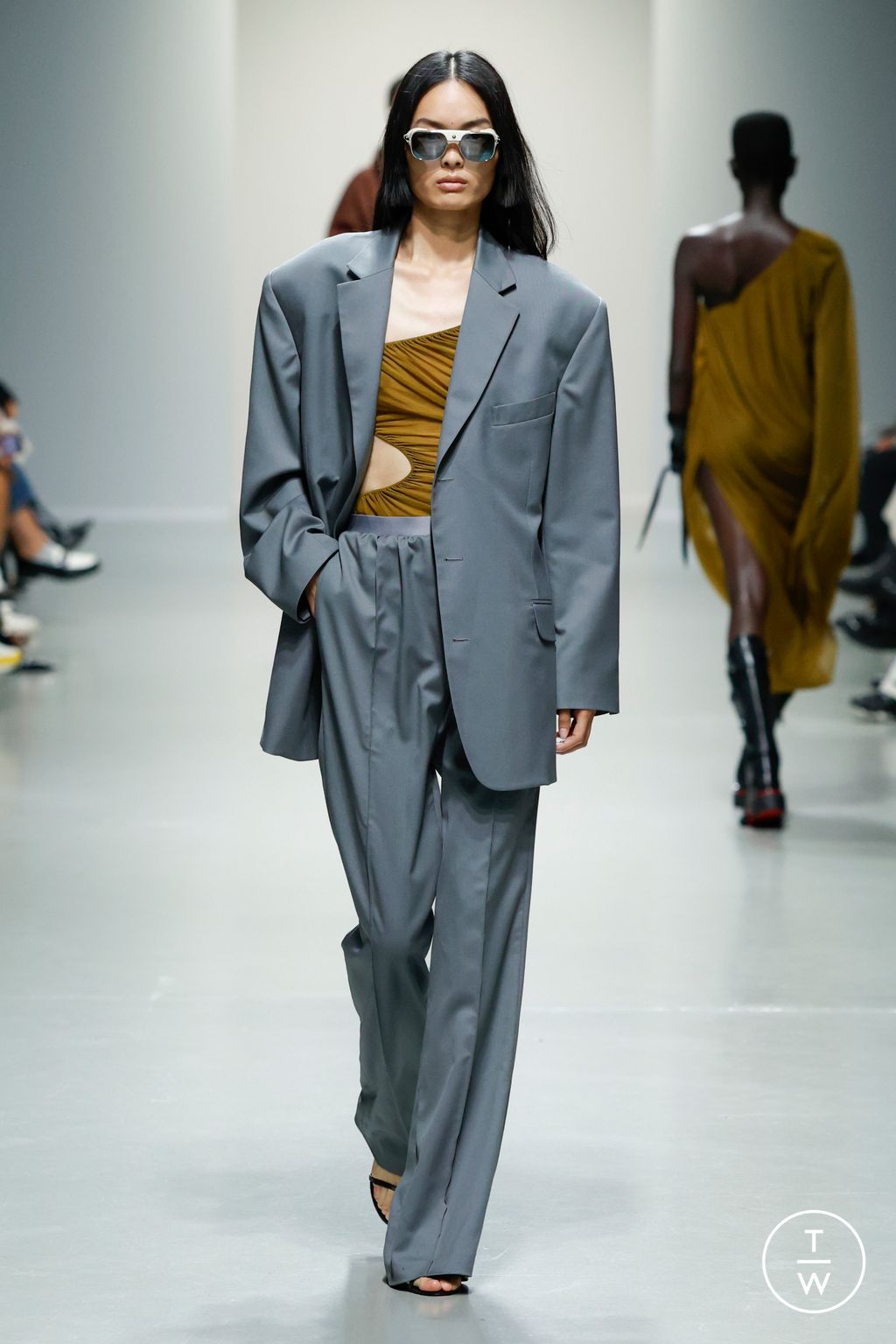 Fashion Week Paris Spring-Summer 2025 look 5 from the Atlein collection womenswear