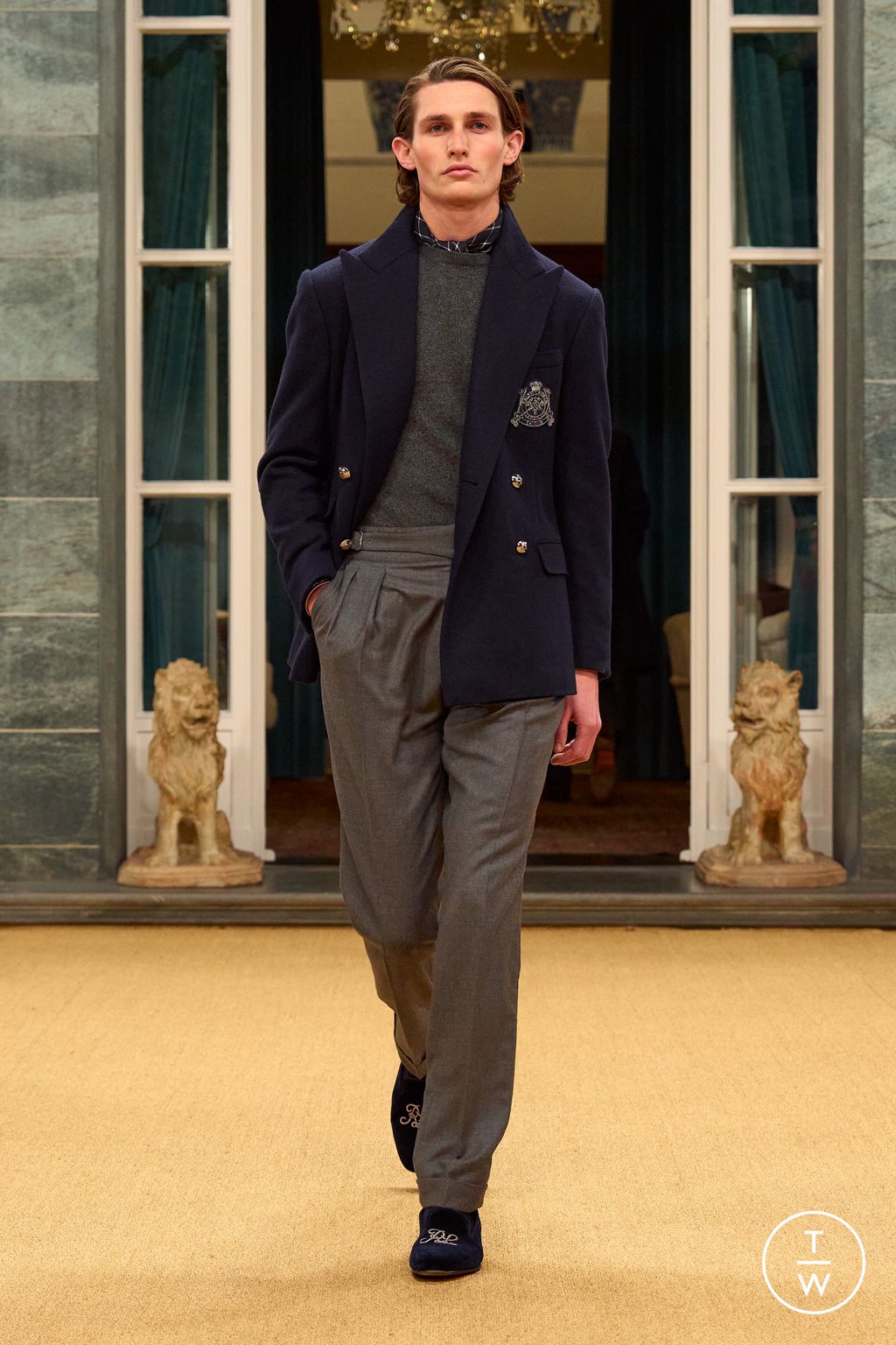 Fashion Week Milan Fall/Winter 2026 look 56 de la collection Ralph Lauren Purple Label menswear