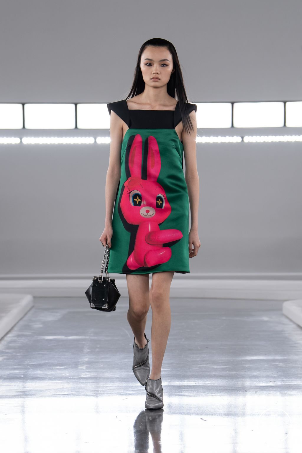 Fashion Week Paris Pre-Fall 2024 look 5 from the Louis Vuitton collection 女装