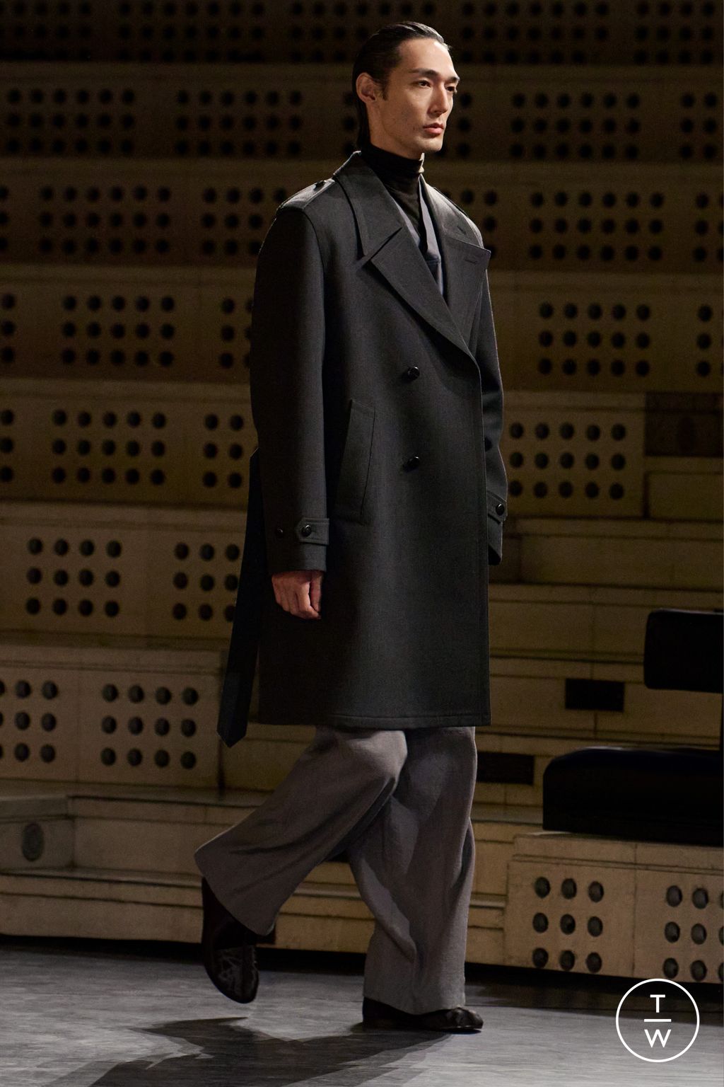 Fashion Week Paris Fall/Winter 2026 look 5 from the Lemaire collection menswear