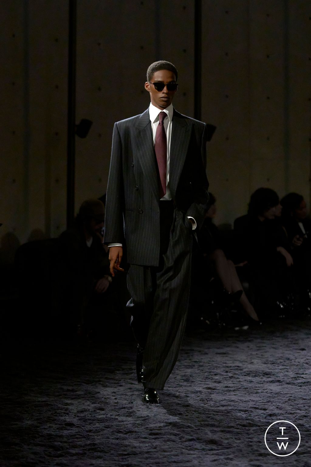 Fashion Week Paris Fall/Winter 2024 look 6 from the Saint Laurent collection menswear