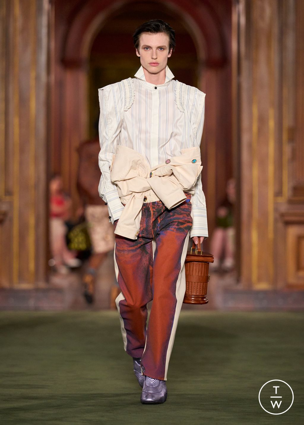 Fashion Week Paris Resort 2027 look 6 from the Louis Vuitton collection 女装