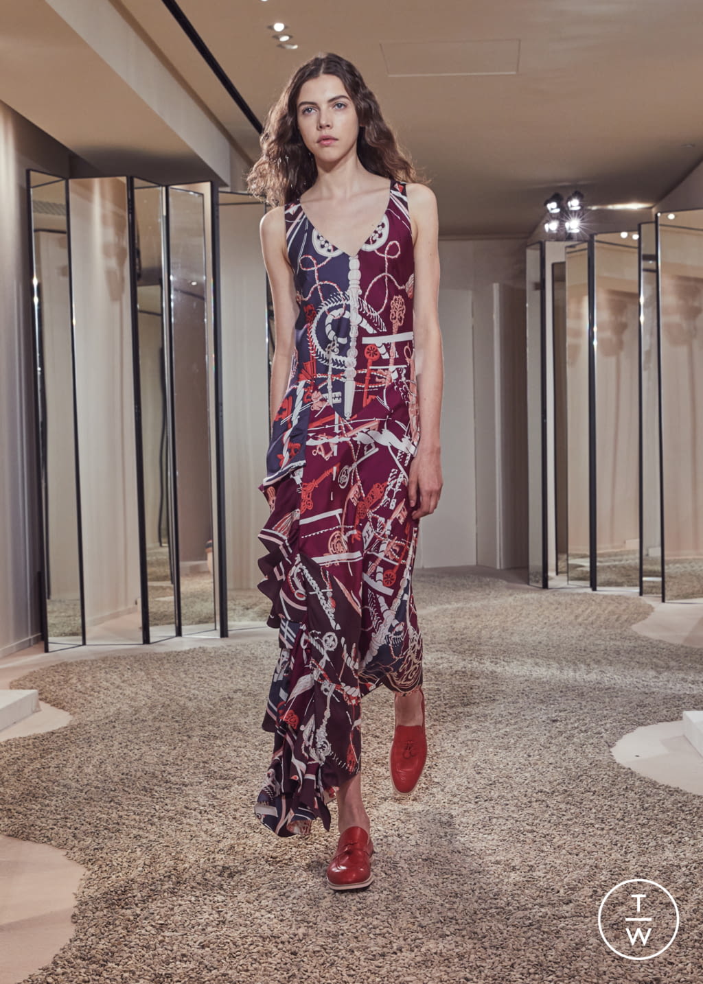 Fashion Week Paris Resort 2018 look 6 from the Hermès collection womenswear