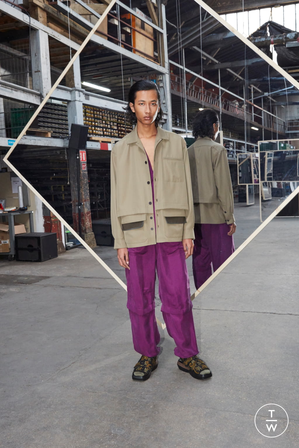 Fashion Week Paris Fall/Winter 2020 look 6 de la collection Maison Kitsuné menswear