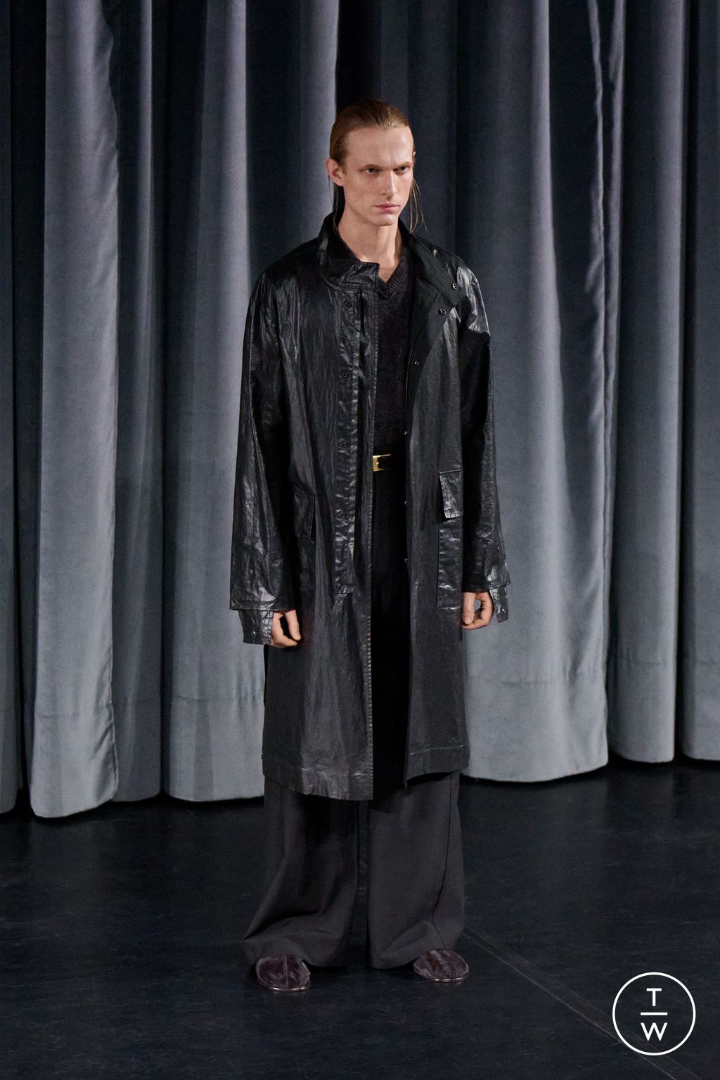 Fashion Week Paris Fall/Winter 2026 look 6 de la collection Lemaire menswear