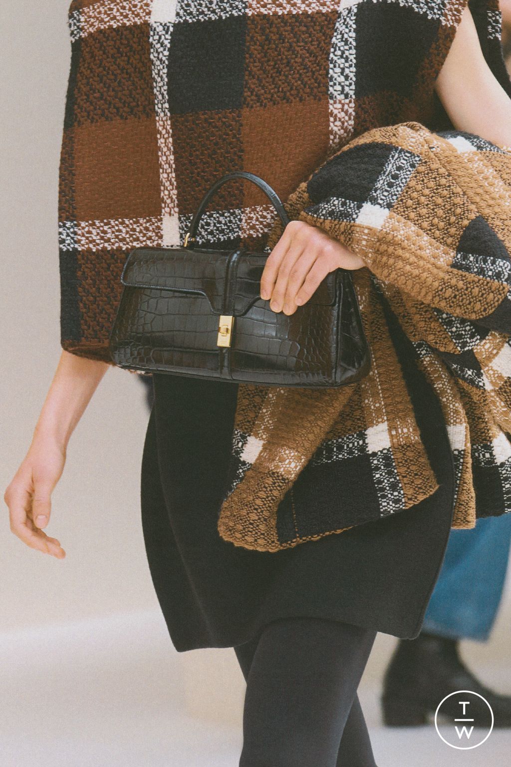 Fashion Week Paris Fall/Winter 2026 look 9 from the Celine collection womenswear accessories