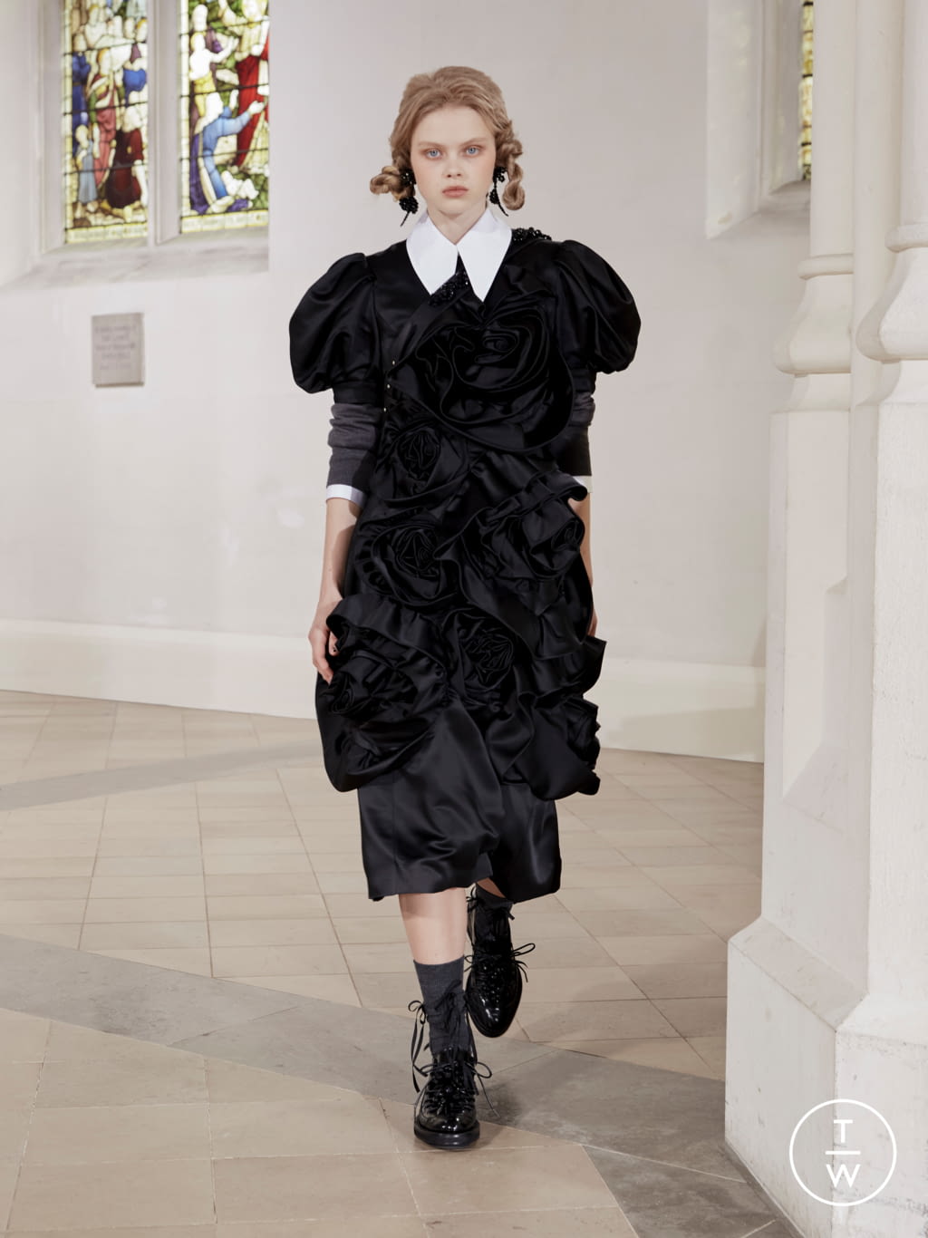 Fashion Week London Fall/Winter 2021 look 8 from the Simone Rocha collection 女装