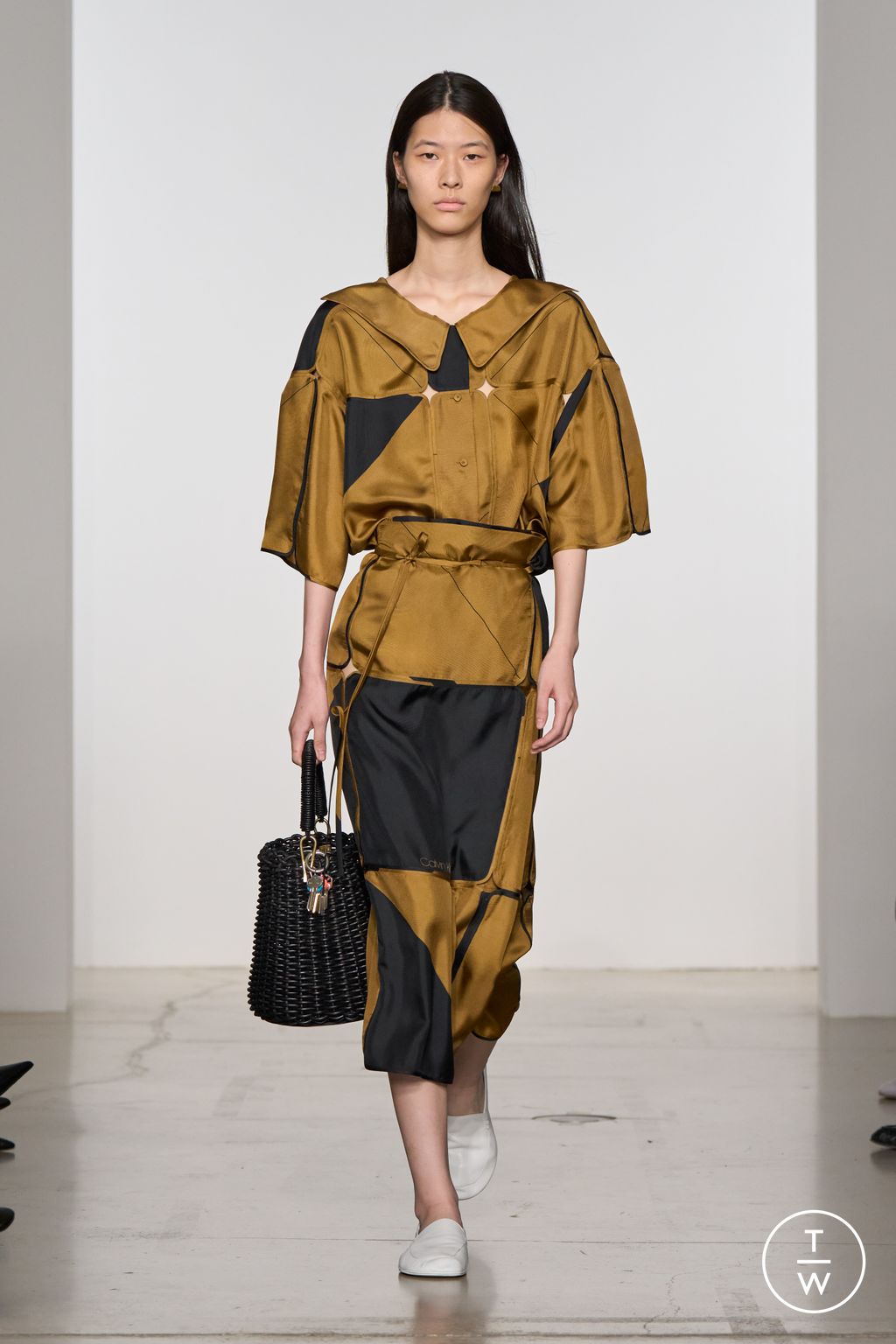 Fashion Week New York Spring/Summer 2026 look 8 from the Calvin Klein Collection collection womenswear