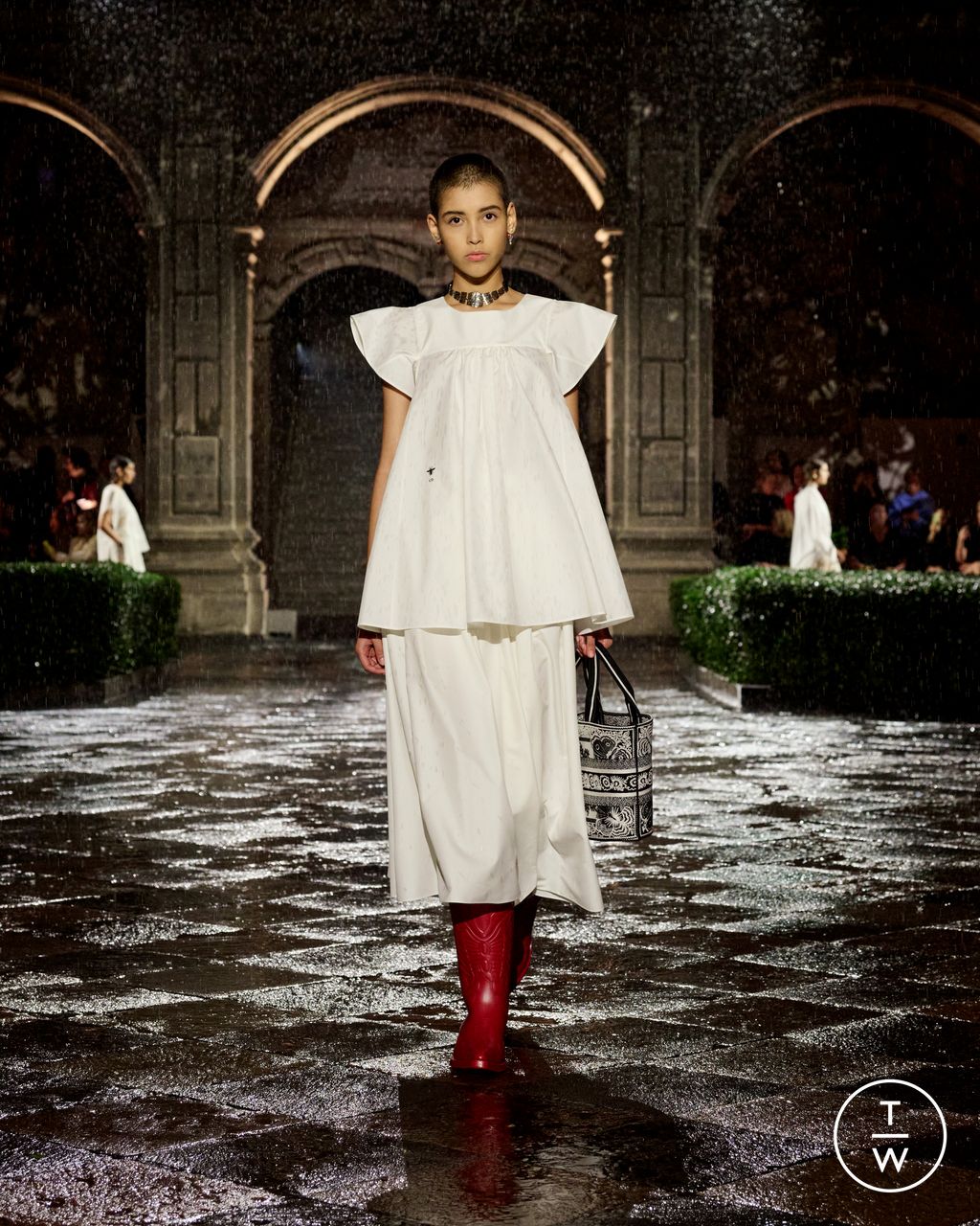 Fashion Week Paris Resort 2024 look 9 de la collection Christian Dior womenswear